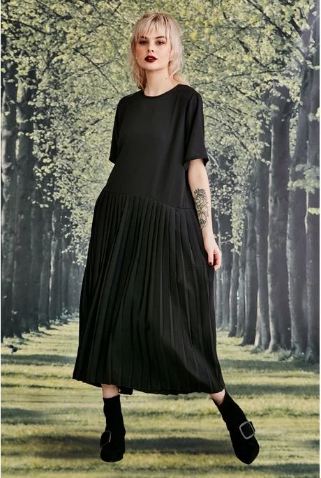 TRELISE COOPER "Easy Pleat" Dress